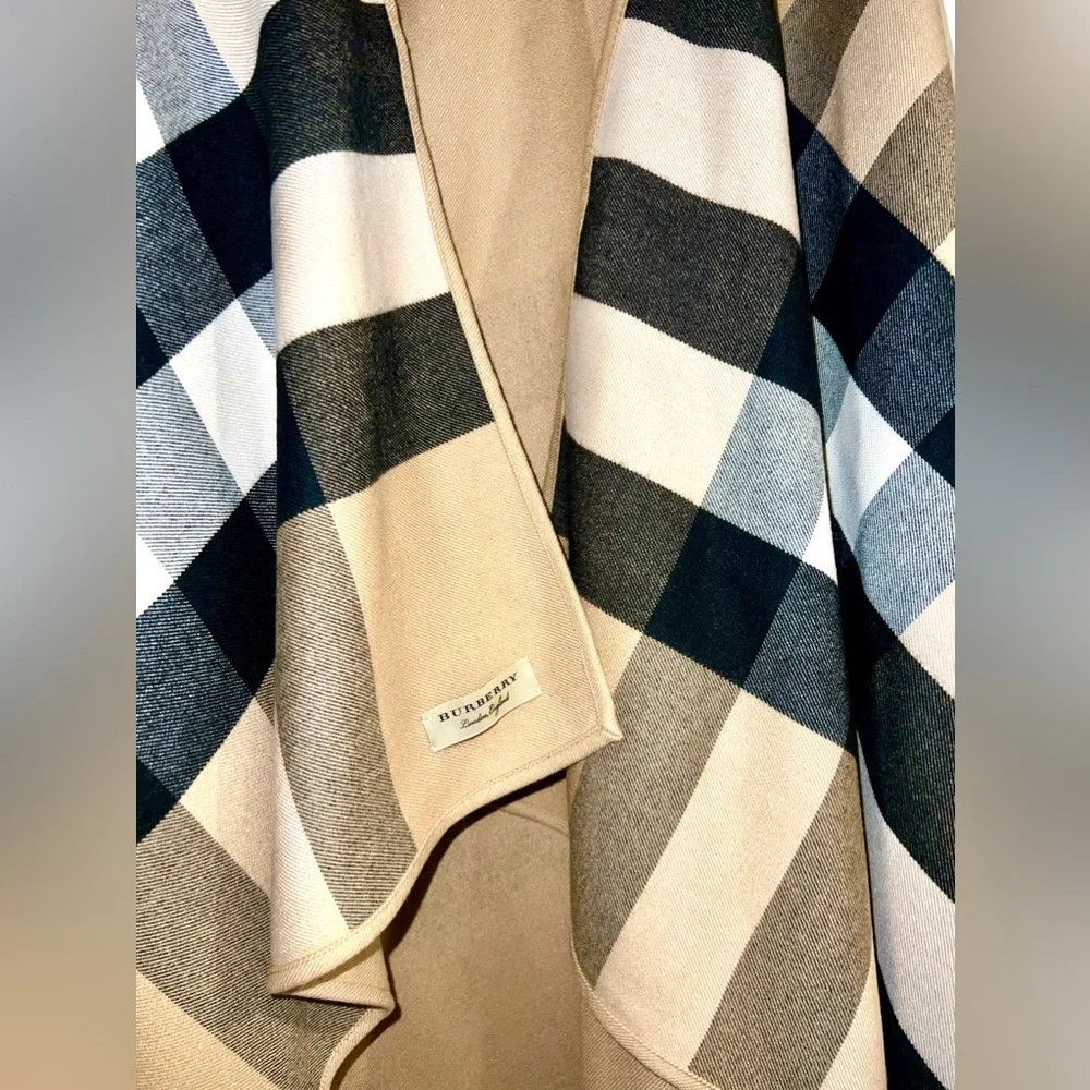 Burberry Reversible Camel Charlotte Solid Check Wool Cape - Picture 10 of 12